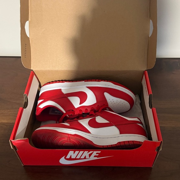 Nike Dunk Low Kids White and University Red - Picture 6 of 6